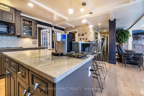 Photo 9 at 1410 Manitou Drive, Samac, Oshawa