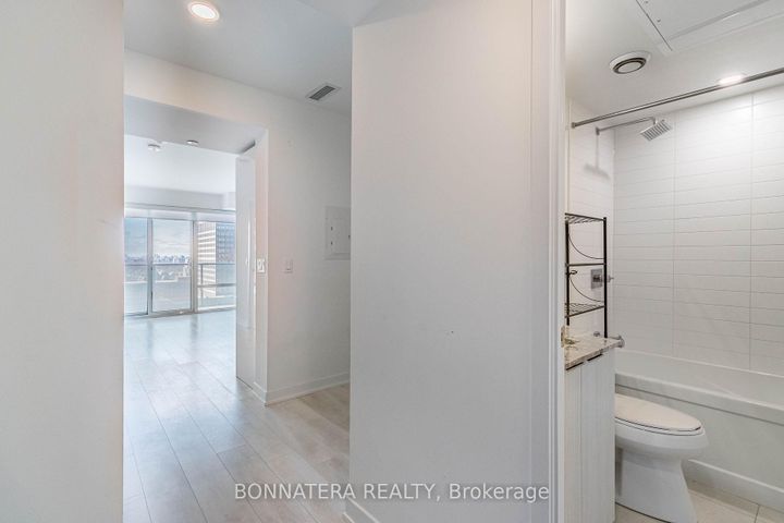 Photo 33 at 2313 - 501 Yonge Street, Yonge Corridor, Toronto