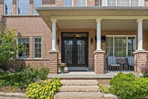 Photo 3 at 57 Turning Leaf Drive, Sonoma Heights, Vaughan