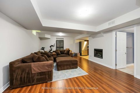 Photo 23 at 57 Turning Leaf Drive, Sonoma Heights, Vaughan