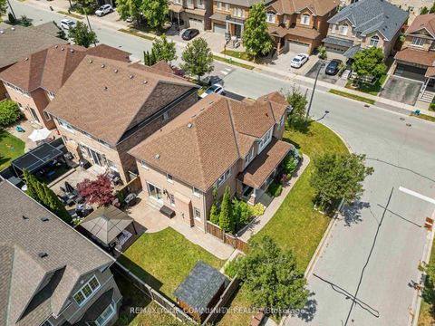 Photo 32 at 57 Turning Leaf Drive, Sonoma Heights, Vaughan