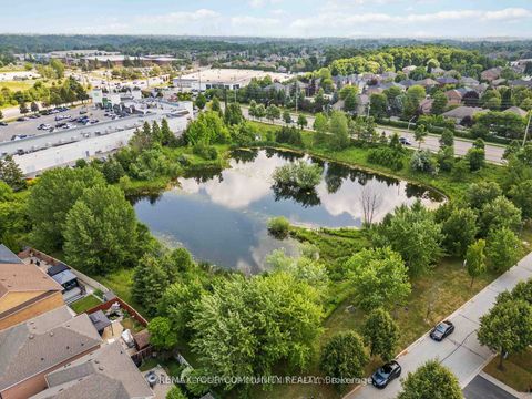 Photo 33 at 57 Turning Leaf Drive, Sonoma Heights, Vaughan