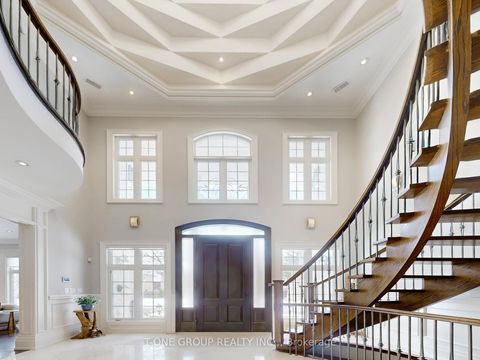 Photo 3 at 49 Pheasant Road, Newtonbrook East, Toronto