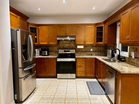 Photo 3 at 35 Cosford Street, Bayview Northeast, Aurora