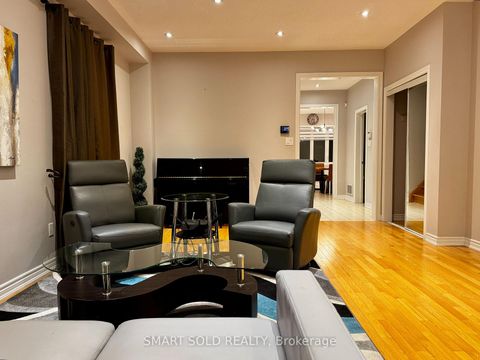 Photo 6 at 35 Cosford Street, Bayview Northeast, Aurora