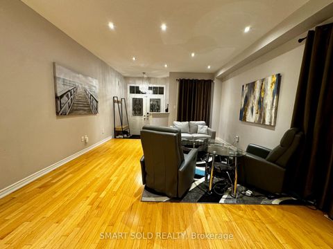 Photo 8 at 35 Cosford Street, Bayview Northeast, Aurora