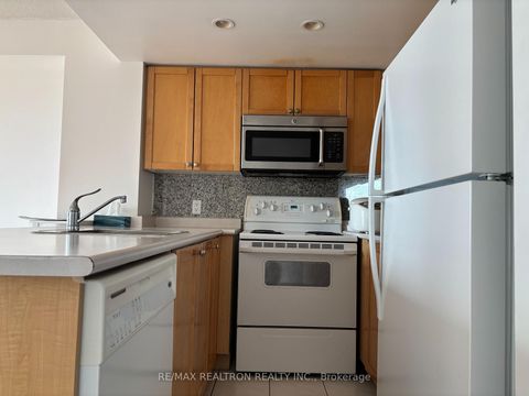 Photo 8 at 3011 - 8 Park Road, Moore Park, Toronto