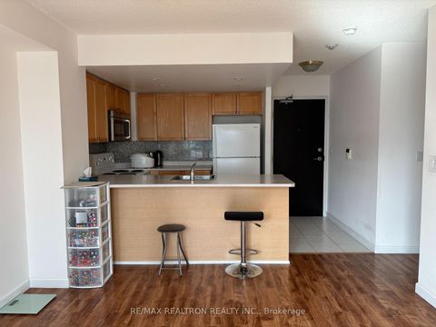 Photo 9 at 3011 - 8 Park Road, Moore Park, Toronto