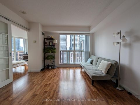 Photo 10 at 3011 - 8 Park Road, Moore Park, Toronto