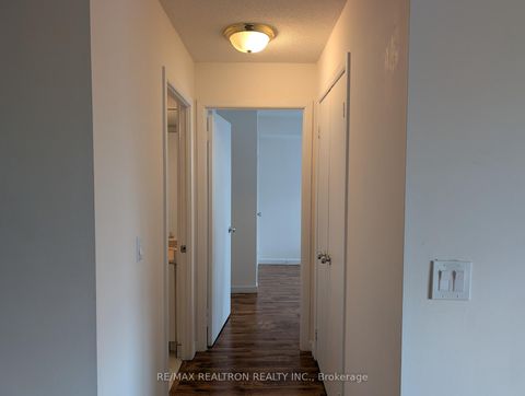 Photo 11 at 3011 - 8 Park Road, Moore Park, Toronto