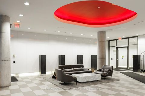 Photo 3 at 703 - 560 King Street W, Waterfront Communities C1, Toronto