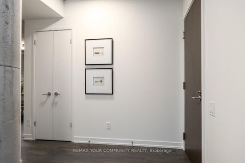 Photo 5 at 703 - 560 King Street W, Waterfront Communities C1, Toronto