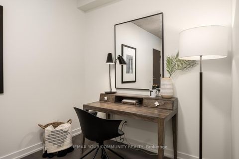 Photo 6 at 703 - 560 King Street W, Waterfront Communities C1, Toronto