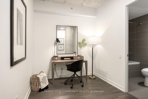 Photo 7 at 703 - 560 King Street W, Waterfront Communities C1, Toronto