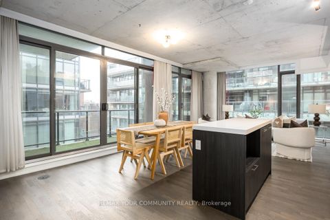 Photo 8 at 703 - 560 King Street W, Waterfront Communities C1, Toronto