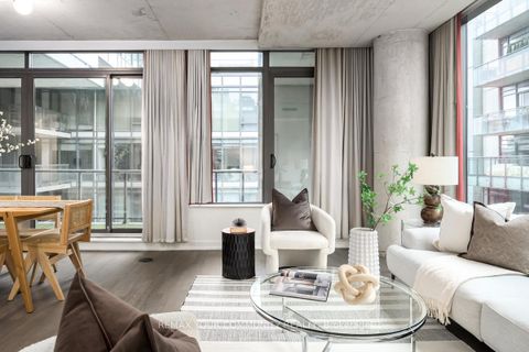 Photo 11 at 703 - 560 King Street W, Waterfront Communities C1, Toronto