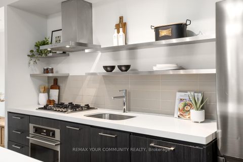 Photo 14 at 703 - 560 King Street W, Waterfront Communities C1, Toronto