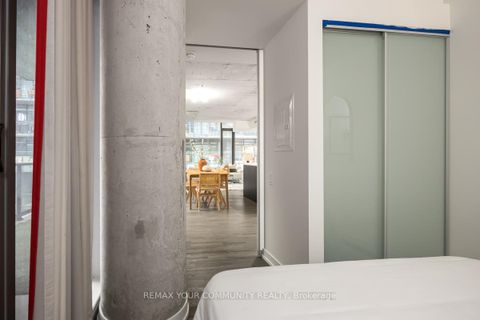 Photo 18 at 703 - 560 King Street W, Waterfront Communities C1, Toronto