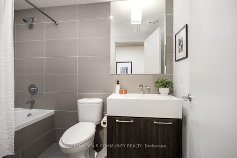 Photo 19 at 703 - 560 King Street W, Waterfront Communities C1, Toronto