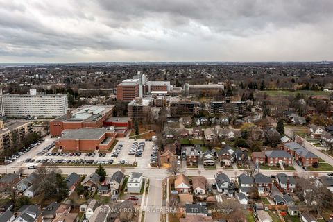 Photo 9 at 342 Mary Street N, O'Neill, Oshawa