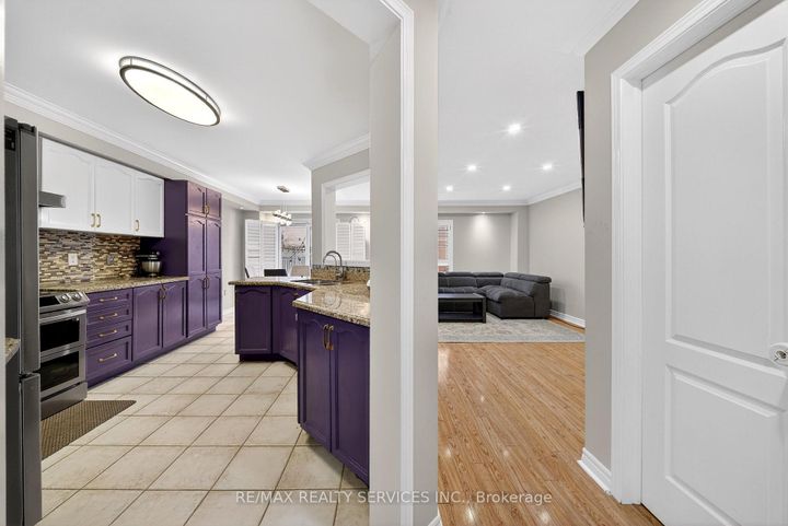 Photo 8 at 63 Irene Crescent, Fletcher's Meadow, Brampton