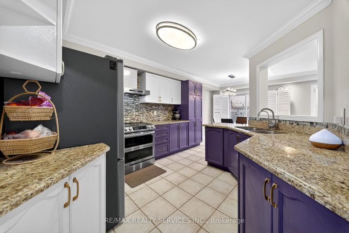 Photo 9 at 63 Irene Crescent, Fletcher's Meadow, Brampton