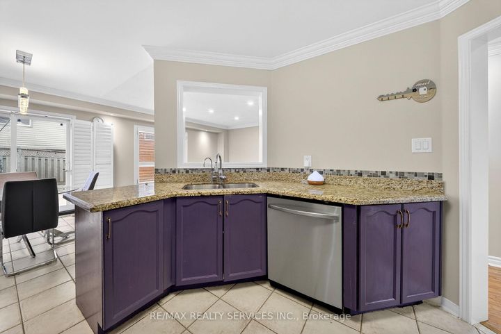 Photo 11 at 63 Irene Crescent, Fletcher's Meadow, Brampton