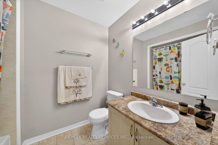 Photo 35 at 63 Irene Crescent, Fletcher's Meadow, Brampton