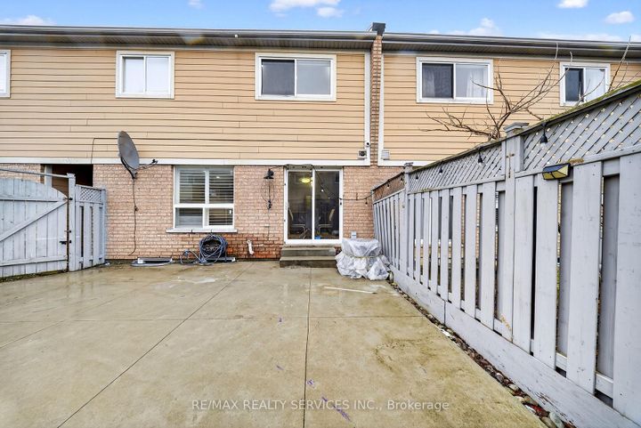 Photo 38 at 63 Irene Crescent, Fletcher's Meadow, Brampton