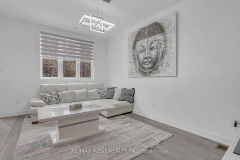 Photo 2 at 118 Blue Forest Crescent, Shore, Barrie