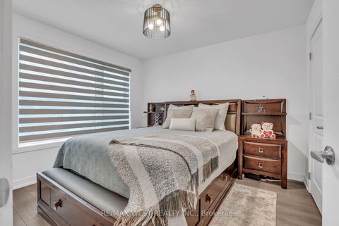 Photo 6 at 118 Blue Forest Crescent, Shore, Barrie