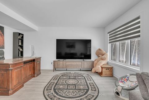 Photo 9 at 118 Blue Forest Crescent, Shore, Barrie