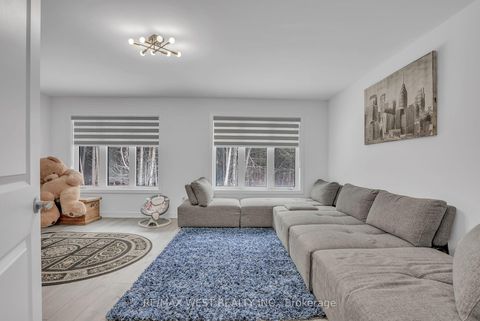 Photo 10 at 118 Blue Forest Crescent, Shore, Barrie