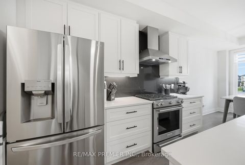 Photo 9 at 229 Vermont Avenue, Summerhill Estates, Newmarket