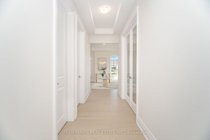 Photo 5 at 30 Ballantyne Boulevard, Vellore Village, Vaughan