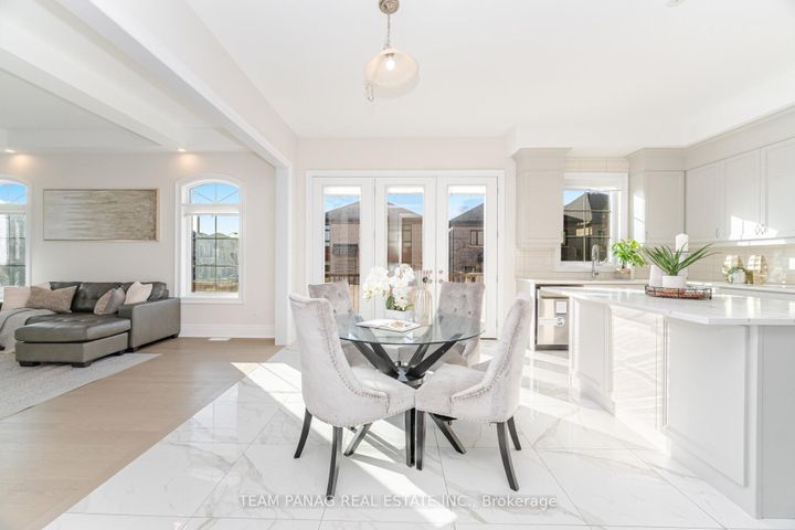 Photo 15 at 30 Ballantyne Boulevard, Vellore Village, Vaughan