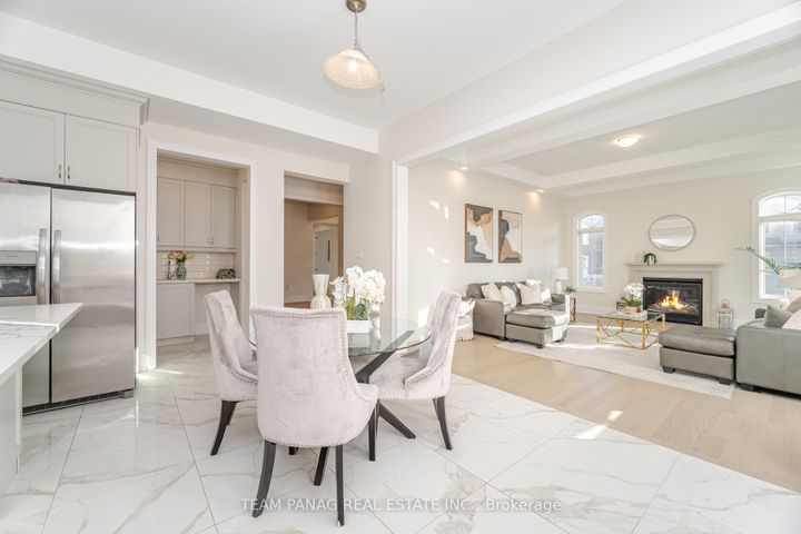 Photo 17 at 30 Ballantyne Boulevard, Vellore Village, Vaughan