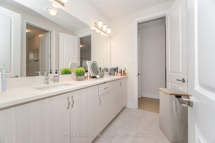 Photo 38 at 30 Ballantyne Boulevard, Vellore Village, Vaughan