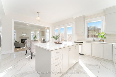 Photo 16 at 30 Ballantyne Boulevard, Vellore Village, Vaughan