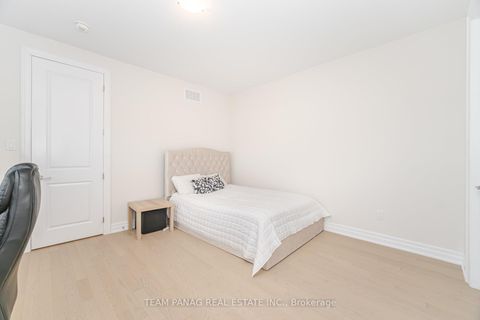 Photo 33 at 30 Ballantyne Boulevard, Vellore Village, Vaughan