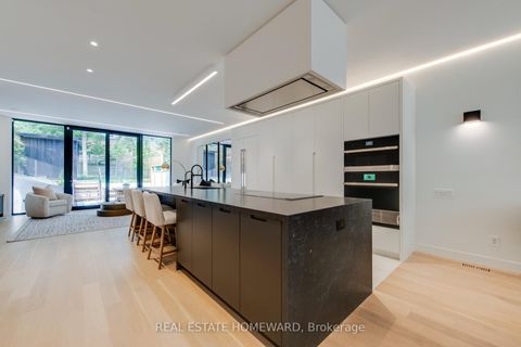 Photo 9 at 174 Kenilworth Avenue, The Beaches, Toronto