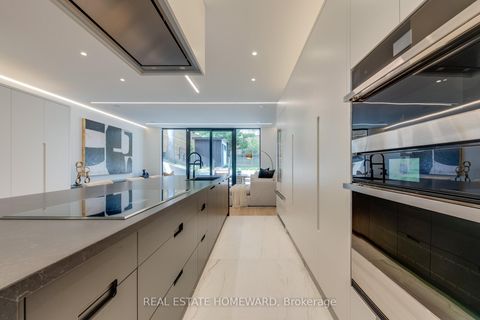 Photo 10 at 174 Kenilworth Avenue, The Beaches, Toronto