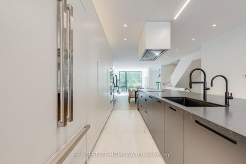 Photo 12 at 174 Kenilworth Avenue, The Beaches, Toronto