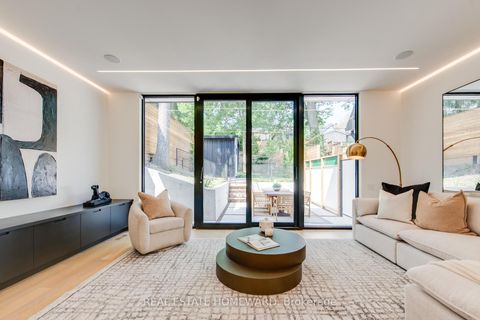 Photo 15 at 174 Kenilworth Avenue, The Beaches, Toronto