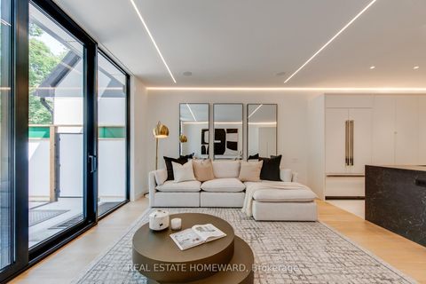 Photo 16 at 174 Kenilworth Avenue, The Beaches, Toronto