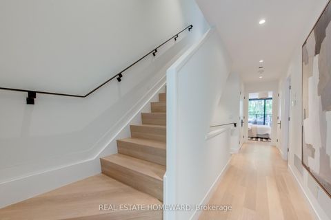 Photo 33 at 174 Kenilworth Avenue, The Beaches, Toronto