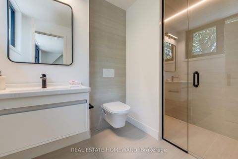 Photo 37 at 174 Kenilworth Avenue, The Beaches, Toronto