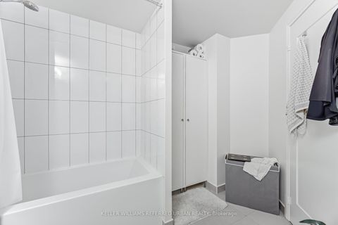 Photo 9 at 1115 - 9000 Jane Street, Maple, Vaughan