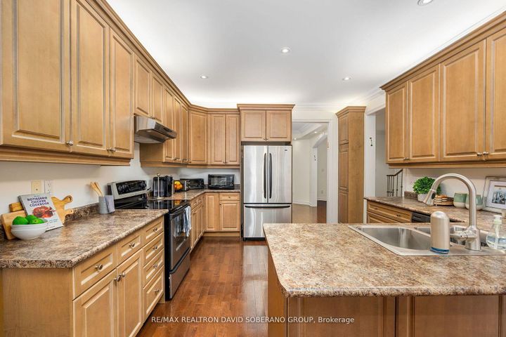 Photo 8 at 26 Chopin Boulevard, Patterson, Vaughan