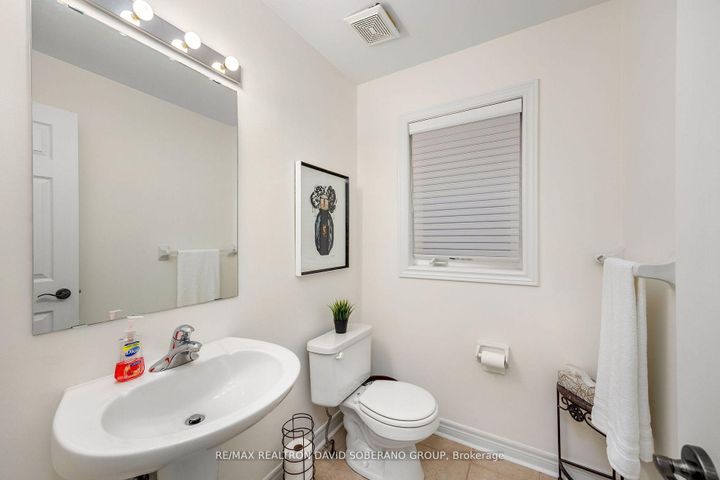 Photo 14 at 26 Chopin Boulevard, Patterson, Vaughan